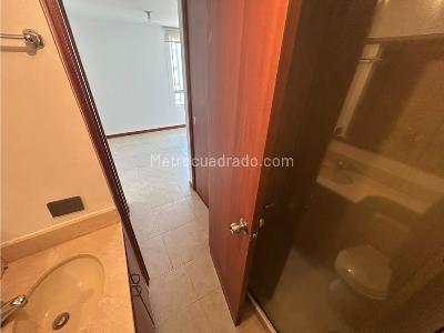 Apartamento de 3 alcobas en venta en Loma De Bernal, Medellín, 69 m² · foto 16 de 20