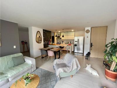 Apartamento de 3 alcobas en venta en Loma De Cumbres, Envigado, 98 m² · foto 2 de 20