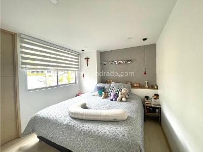Apartamento de 3 alcobas en venta en Loma De Cumbres, Envigado, 98 m² · foto 17 de 20