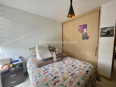 Apartamento de 3 alcobas en venta en Loma De Cumbres, Envigado, 98 m² · foto 19 de 20