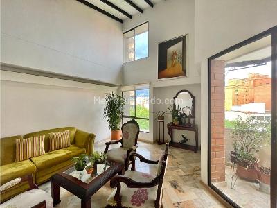 Apartamento de 4 alcobas en venta en Laureles, Medellín, 178 m² · foto 2 de 16