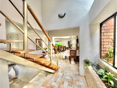 Apartamento de 4 alcobas en venta en Laureles, Medellín, 178 m² · foto 9 de 16
