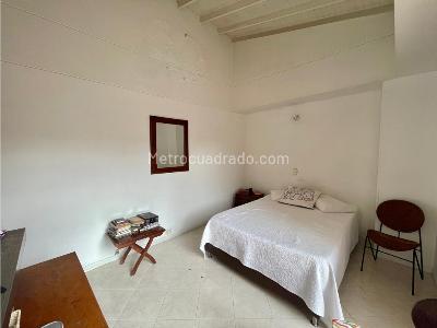 Apartamento de 4 alcobas en venta en Laureles, Medellín, 178 m² · foto 12 de 16