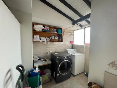 Apartamento de 4 alcobas en venta en Laureles, Medellín, 178 m² · foto 13 de 16