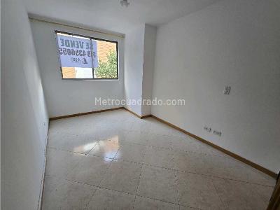 Apartamento de 3 alcobas en venta en Jardines, Envigado, 78 m² · foto 3 de 18