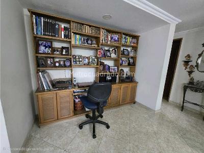 Apartamento en venta en Los Colores, Medellín · foto 4 de 20