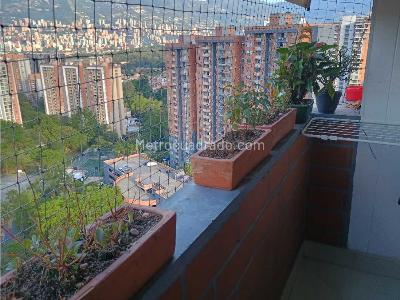 Apartamento en venta en Loma De Los Bernal, Medellín · foto 7 de 20