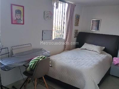 Apartamento en venta en Loma De Los Bernal, Medellín · foto 14 de 20