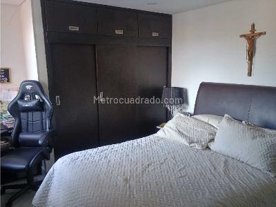 Apartamento en venta en Loma De Los Bernal, Medellín · foto 18 de 20