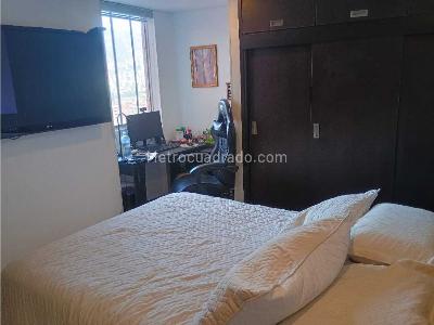 Apartamento en venta en Loma De Los Bernal, Medellín · foto 19 de 20