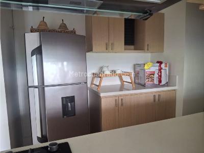 Apartamento de 3 alcobas en venta en Calasanz Mall Santana, Medellín, 58 m² · foto 3 de 13