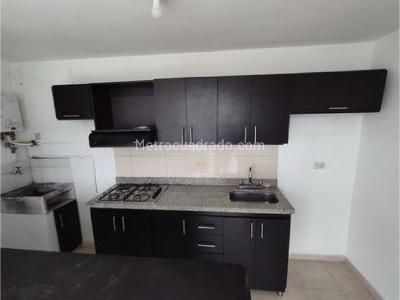 Apartamento de 2 alcobas en venta en La Milagrosa, Medellín, 37 m² · foto 3 de 10