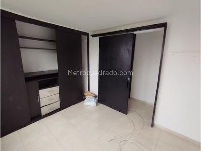 Apartamento de 2 alcobas en venta en La Milagrosa, Medellín, 37 m² · foto 9 de 10