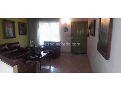 Casa de 5 alcobas en venta en Cabañas, Bello, 255 m² · foto 13 de 20