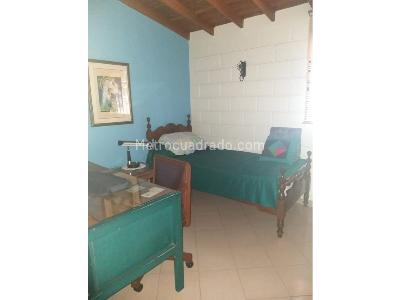Casa de 5 alcobas en venta en Cabañas, Bello, 255 m² · foto 16 de 20