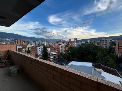 Apartamento de 3 alcobas en venta en Florida Nueva, Medellín, 195 m² · foto 2 de 9
