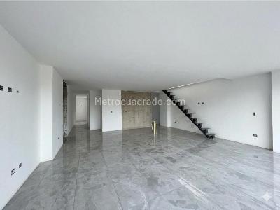 Apartamento de 3 alcobas en venta en Florida Nueva, Medellín, 195 m² · foto 5 de 9