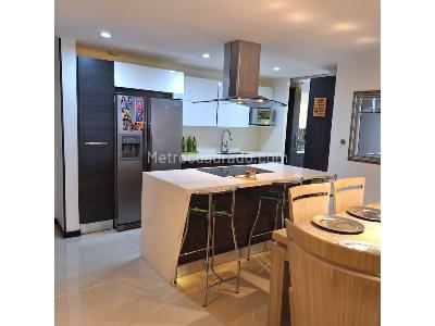 Apartamento de 3 alcobas en venta en Envigado Loma Las Brujas, Envigado, 138 m² · foto 4 de 14