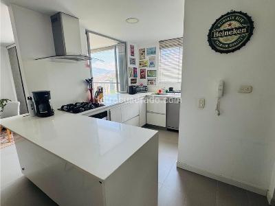 Apartamento de 2 alcobas en venta en Castropol, Medellín, 84 m² · foto 6 de 20