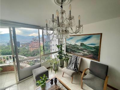 Apartamento de 3 alcobas en venta en El Poblado El Tesoro, Medellín, 97 m² · foto 4 de 14