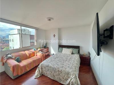 Apartamento de 3 alcobas en venta en El Poblado El Tesoro, Medellín, 97 m² · foto 11 de 14