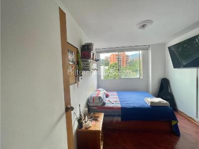 Apartamento de 3 alcobas en venta en El Poblado El Tesoro, Medellín, 97 m² · foto 12 de 14