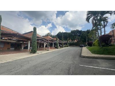 Casa de 3 alcobas en venta en Envigado San Jose, Envigado, 200 m² · foto 1 de 20
