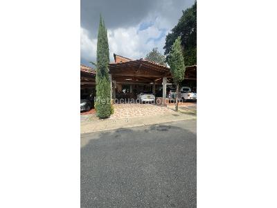 Casa de 3 alcobas en venta en Envigado San Jose, Envigado, 200 m² · foto 2 de 20