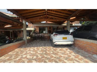 Casa de 3 alcobas en venta en Envigado San Jose, Envigado, 200 m² · foto 3 de 20