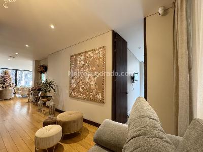 Casa de 4 alcobas en venta en Los Naranjos, Bogotá, 256 m² · foto 2 de 8