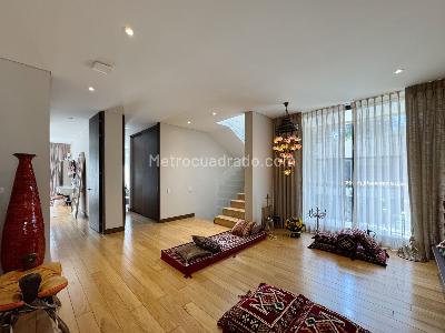 Casa de 4 alcobas en venta en Los Naranjos, Bogotá, 256 m² · foto 7 de 8
