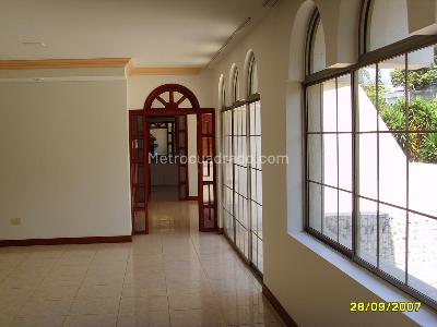 Casa de 5 alcobas en venta en Ciudad Jardín, Cali, 1100 m² · foto 10 de 20