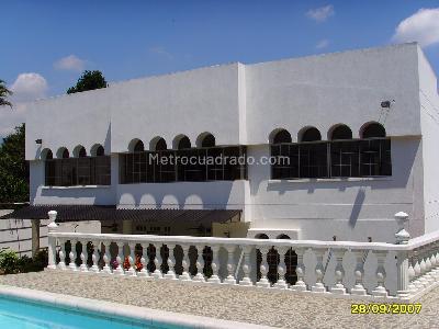 Casa de 5 alcobas en venta en Ciudad Jardín, Cali, 1100 m² · foto 17 de 20
