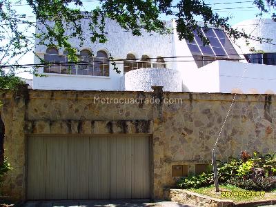 Casa de 5 alcobas en venta en Ciudad Jardín, Cali, 1100 m² · foto 2 de 20