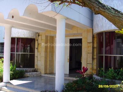 Casa de 5 alcobas en venta en Ciudad Jardín, Cali, 1100 m² · foto 3 de 20