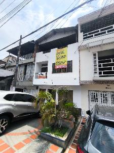 Casa de 5 alcobas en venta en Rivera Escobar, Palmira, 300 m² · foto 2 de 20