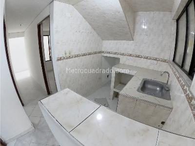 Casa de 5 alcobas en venta en La Riviera, Bogotá, 263 m² · foto 3 de 20