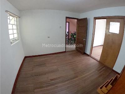 Casa de 5 alcobas en venta en San Jose Obrero Sur, Bogotá, 226 m² · foto 2 de 20