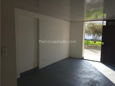 Casa de 5 alcobas en venta en Americas, Bogotá, 194 m² · foto 3 de 16