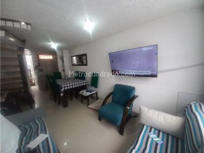 Casa de 4 alcobas en venta en Senderos De Funza Ii, Funza, 82 m² · foto 4 de 20