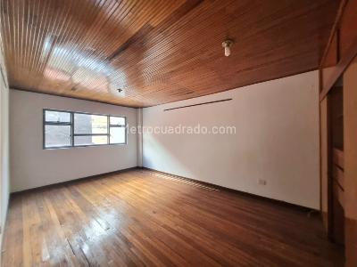 Casa de 5 alcobas en venta en Bella Vista, Bogotá, 380 m² · foto 4 de 19