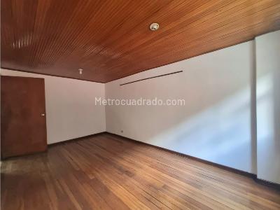 Casa de 5 alcobas en venta en Bella Vista, Bogotá, 380 m² · foto 5 de 19