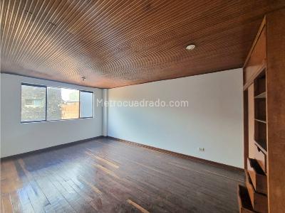 Casa de 5 alcobas en venta en Bella Vista, Bogotá, 380 m² · foto 6 de 19