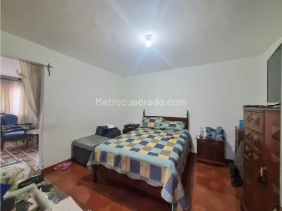 Casa de 5 alcobas en venta en Bella Vista, Bogotá, 380 m² · foto 7 de 19