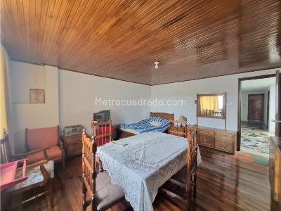 Casa de 5 alcobas en venta en Bella Vista, Bogotá, 380 m² · foto 9 de 19