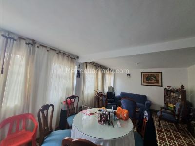 Casa de 5 alcobas en venta en Bella Vista, Bogotá, 380 m² · foto 10 de 19