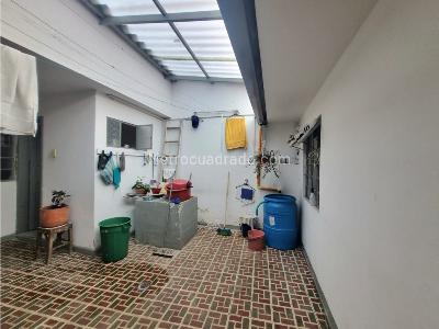 Casa de 5 alcobas en venta en Bella Vista, Bogotá, 380 m² · foto 17 de 19