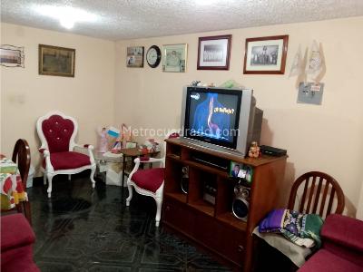 Casa de 5 alcobas en venta en Villa Marcela, Mosquera, 144 m² · foto 3 de 20