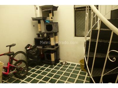 Casa de 5 alcobas en venta en Barrio Remanso Sur, Bogotá, 302 m² · foto 10 de 17