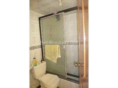 Casa de 5 alcobas en venta en Barrio Remanso Sur, Bogotá, 302 m² · foto 12 de 17